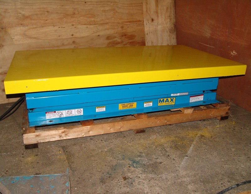 Hydraulic scissor lift 96" travel , 111" total height