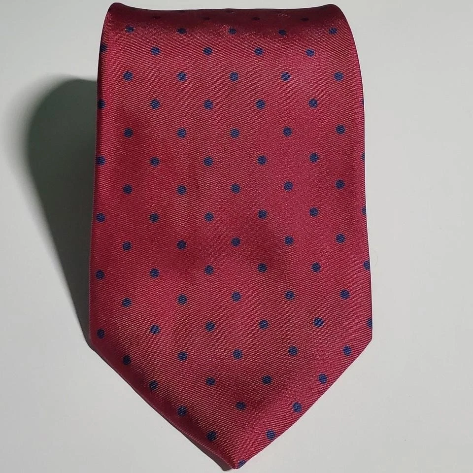 De colección Saks Fifth Avenue 100 % seda magenta con corbata de lunares azul marino Foto 2 de 4