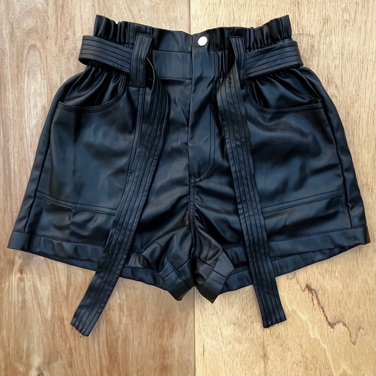 Short Contemporain Forever 21 - Taille M Junior/femme - Motif Feuilles - Rayon - Neuf Avec étiquettes