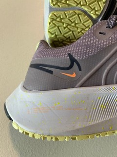 NIKE Laufschuhe / Sneakers / Sportschuhe 38 5 neu wertig