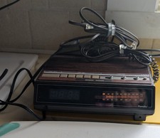 VTG 1980's Randix Cp 2500 Zegar AM / FM Radio Zestaw głośnomówiący Wygląd drewna Ziarno