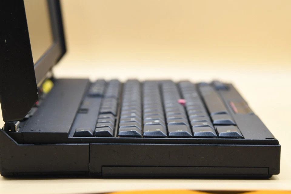 IBM ThinkPad 700C PS/2 Vintage Laptop Computer - Bild 4 von 4