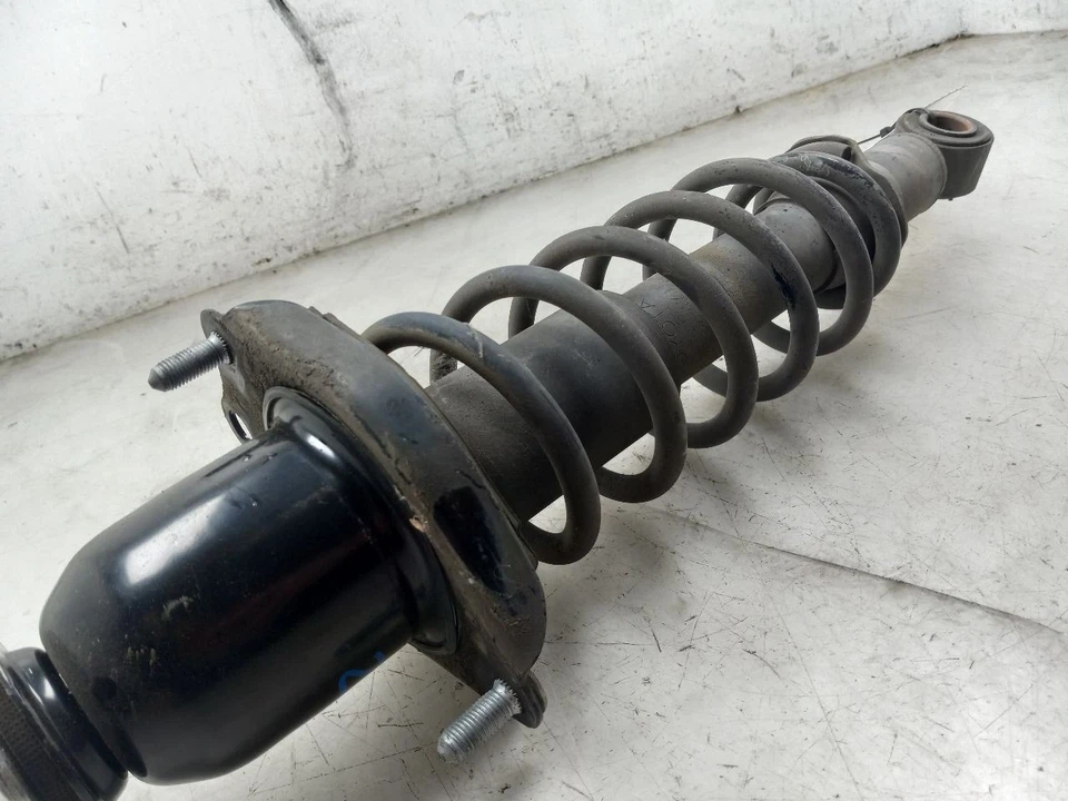 Toyota Prius 2007 pasajero trasero puntal derecho  Foto 3 de 4