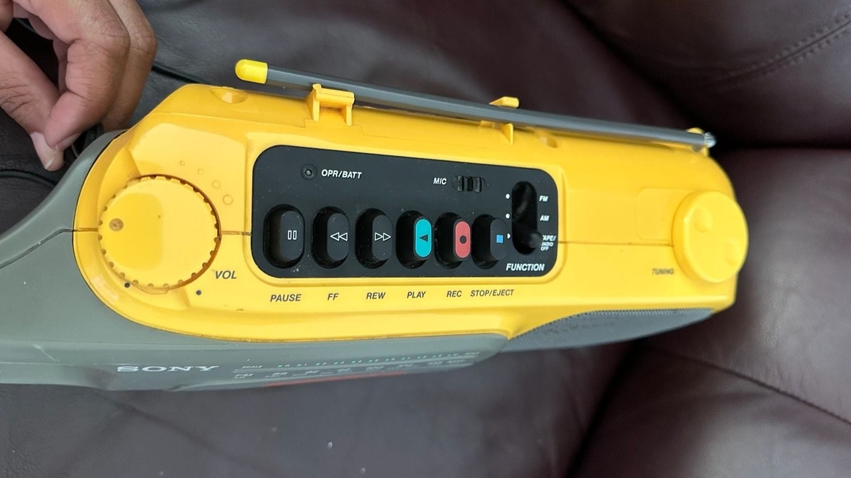 Vtg 1990s Sony Cfm-104 Yellow Cassette Tape Player Stereo Boombox