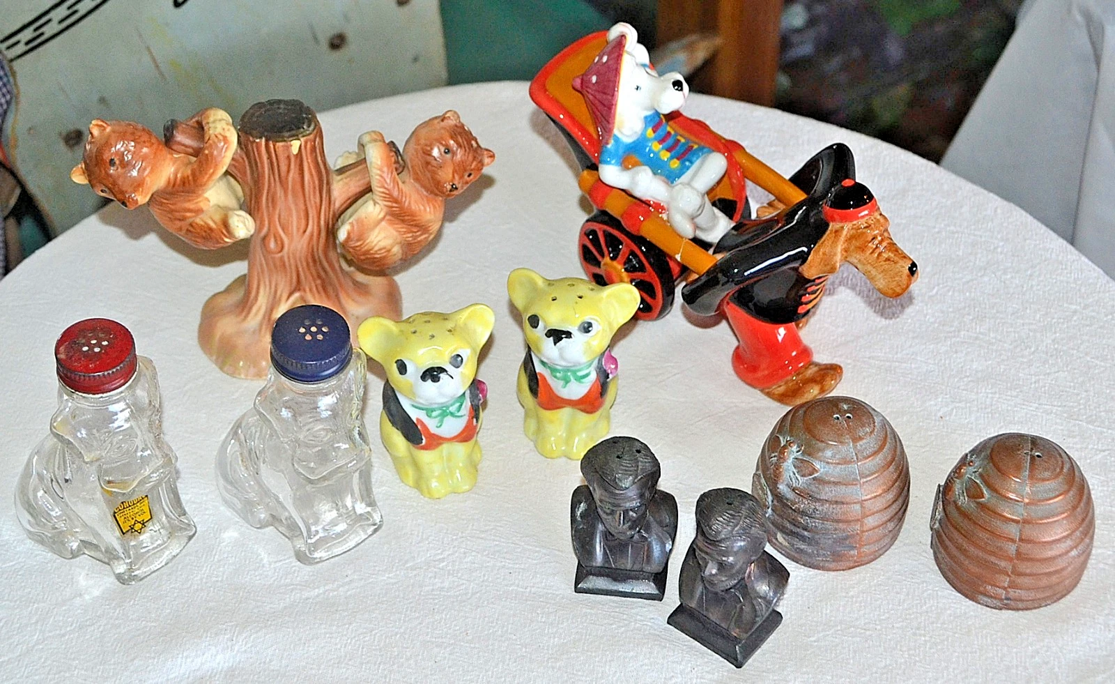 🌟VINTAGE Salt & Pepper Shaker LOT, JEANNETTE DOGS, BEARS CUBS IN TREE, & MORE!