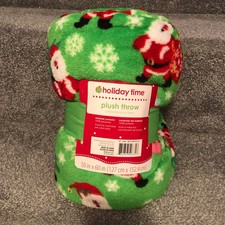 50" X 60" Light Weight Plush Throw Blanket Santas on Green 100 Polyester