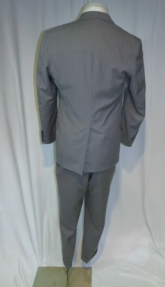 Traje Tom Ford Shelton Gris Rayas Actual Dos Botones 40R Foto 2 de 4