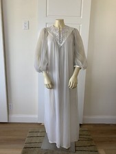 Vintage Movie Star Ivory Gown And Robe Size Medium Peignoir Set Bridal