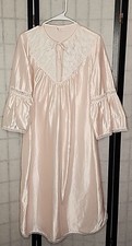 Vintage Carriage Court Pink/White Lace Trim Long Gown Long Sleeves M-L Feminine