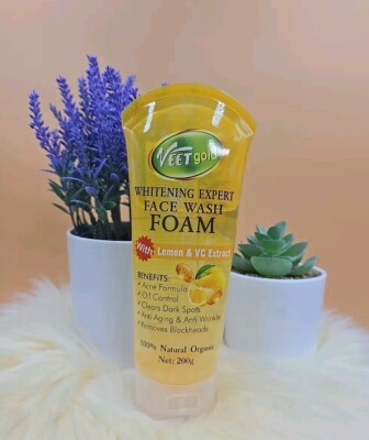 Veet Gold Lemon & VC Face Foam Wash 200g
