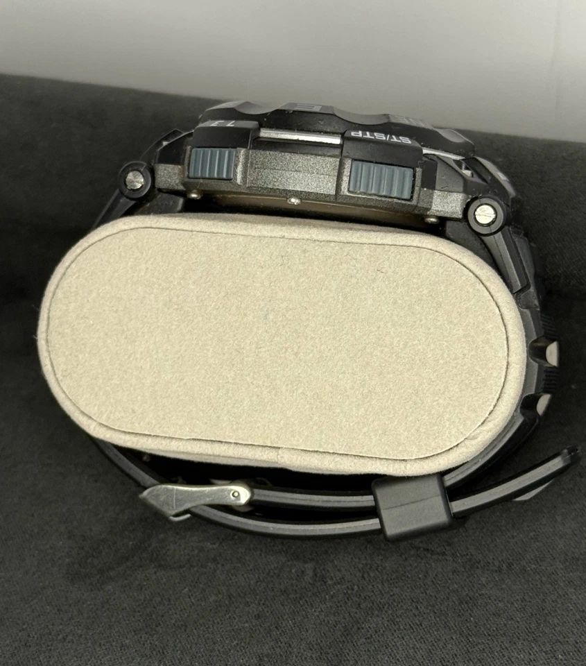 Reloj deportivo digital Armitron para hombre negro 330 pies resistente al agua cronógrafo Foto 3 de 4