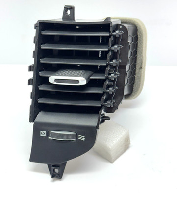   2019-2025 RAM 1500-3500 5th Gen CENTER RIGHT SIDE AIR VENT OUTLET DASH A/C OEM
