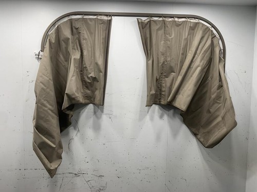 2004 International 9900 Curtains (732-10028)