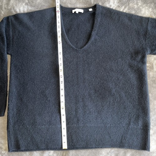 Vince Pullover schwarz 100% Kaschmir Plüsch Relaxed Style V-Ausschnitt M - Bild 7 von 9