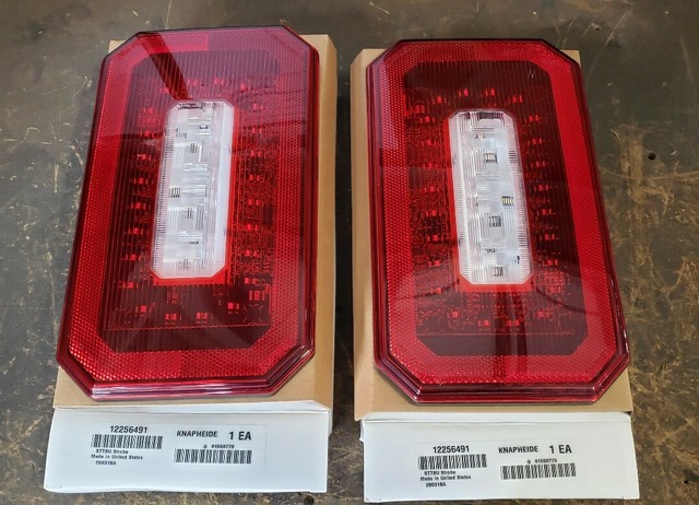 Knapheide 1225649, (2) Surface Mount Tail Lights Integrated S/T/T B/U