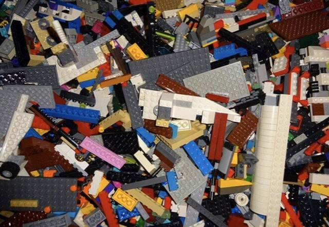 1000 lego bricks