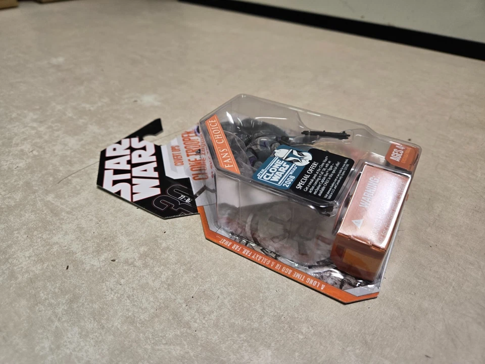 Moneda de Oro Star Wars 30 Aniversario Fan's Covert Ops Clone Trooper Hasbro Nueva  Foto 2 de 4