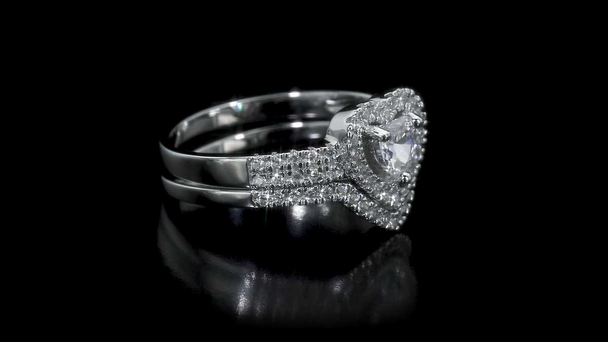 Amour Sterling Silver 1 3/8 CT TGW Cubic Zirconia Heart
