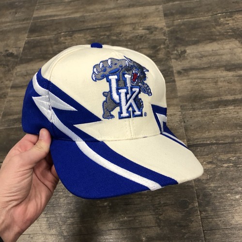 Vintage Kentucky Wildcats Apex One 