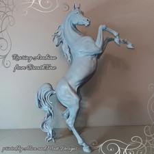 Modellpferd Steigender Araberhengst  von BreathTime aus Harz