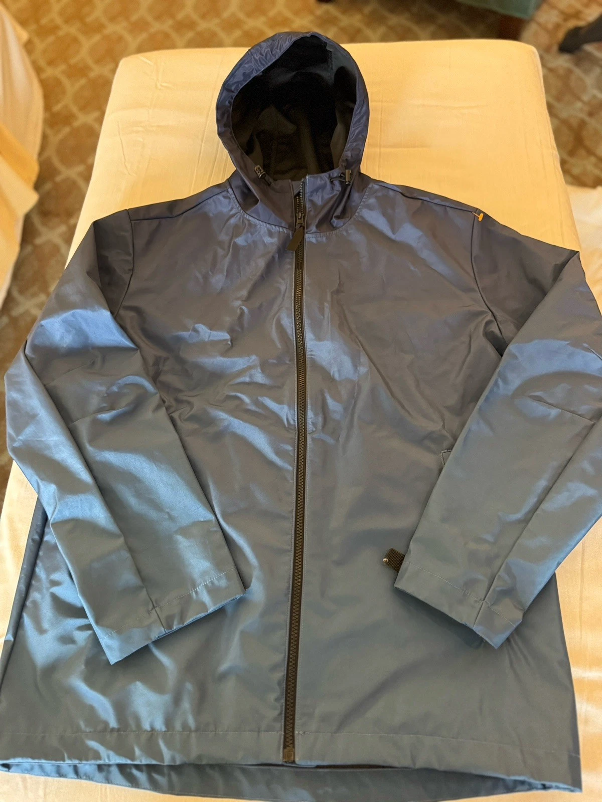 American Eagle Performance Outerwear Men’s Spring Rain Jacket Medium
