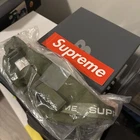 Sac taille suprême vert olive fw22 100% authentique boîte libre logo autocollant inclus