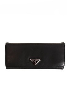 prada saffiano triangle wallet