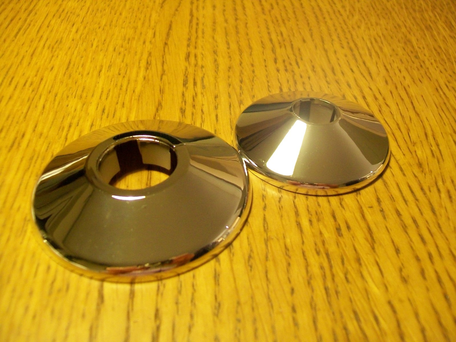 Radiator Pipe Collars White or Chrome Plastic Covers 15mm 22mm CHOOSE QUANTITY eBay