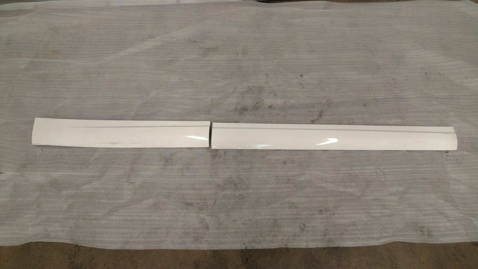 MASERATI LEVANTE PASSENGER RIGHT SIDE DOOR MOLDING TRIMS OEM 670035235