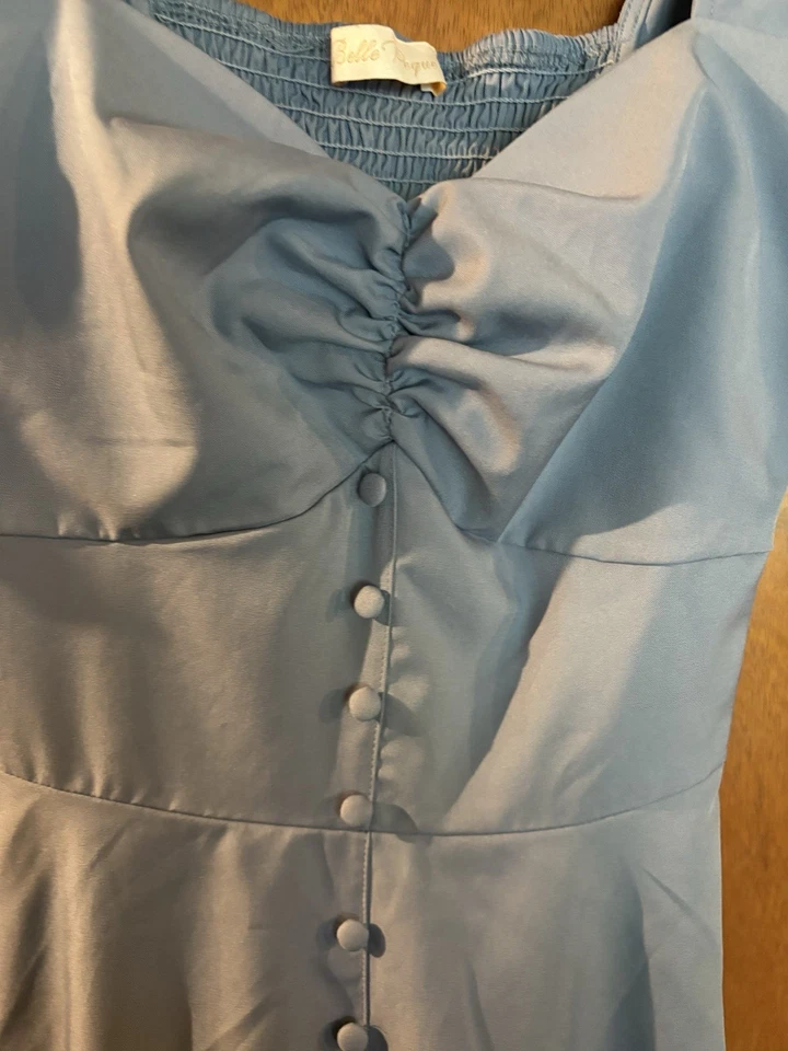 Vestido Belle Poque Estilo Vintage Fuera del Hombro Pequeño Con Botones Foto 3 de 4