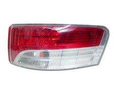 Rückleuchte Rücklicht aussen rechts passt für TOYOTA  AVENSIS KOMBI (T27) 2.2