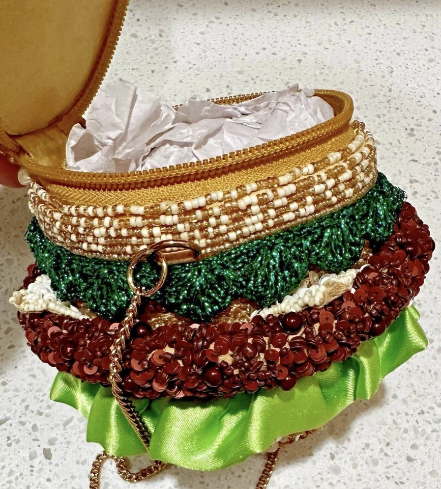 Bolso de Hamburguesa Viral TikTok India Hecho a Mano con Cuentas con Cadena Dorada Nuevo Con Etiquetas Foto 3 de 4