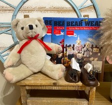 12 Fully Jointed Bear W/ 3 Costumes And Shoes NEW