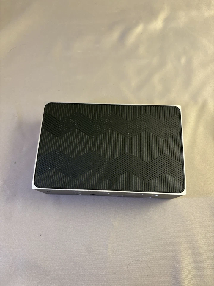 Estación de acoplamiento Targus Thunderbolt 3 DOCK220USZ sin adaptador de CA Foto 2 de 4