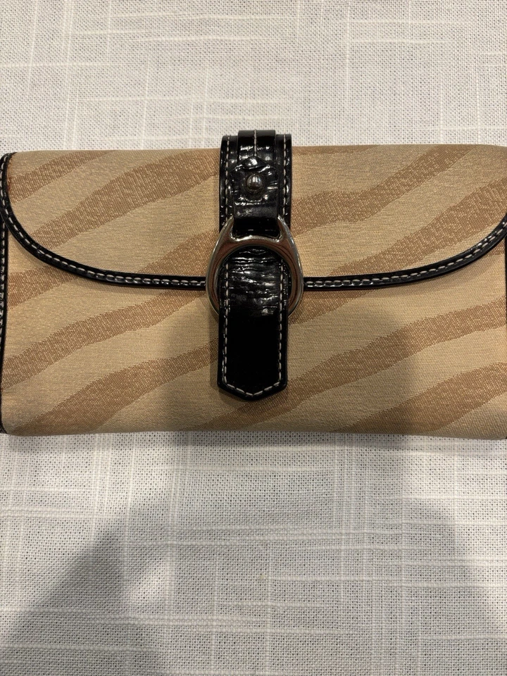 Cartera Dooney & Bourke Vintage Cebra Tostada y Negra Foto 2 de 4