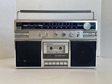 VTG Soundesign AM/FM Stereo Cassette Recorder Model 4622      NO CORD RADIO ONLY