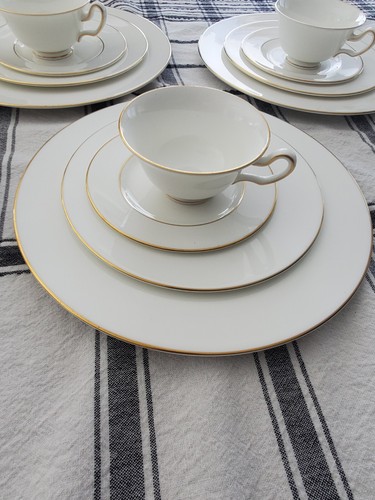 Vintage Wedgwood White & Gold Trim 4 Piece 6 Place Setting Teapot & Sugar Bowl - Picture 8 of 20