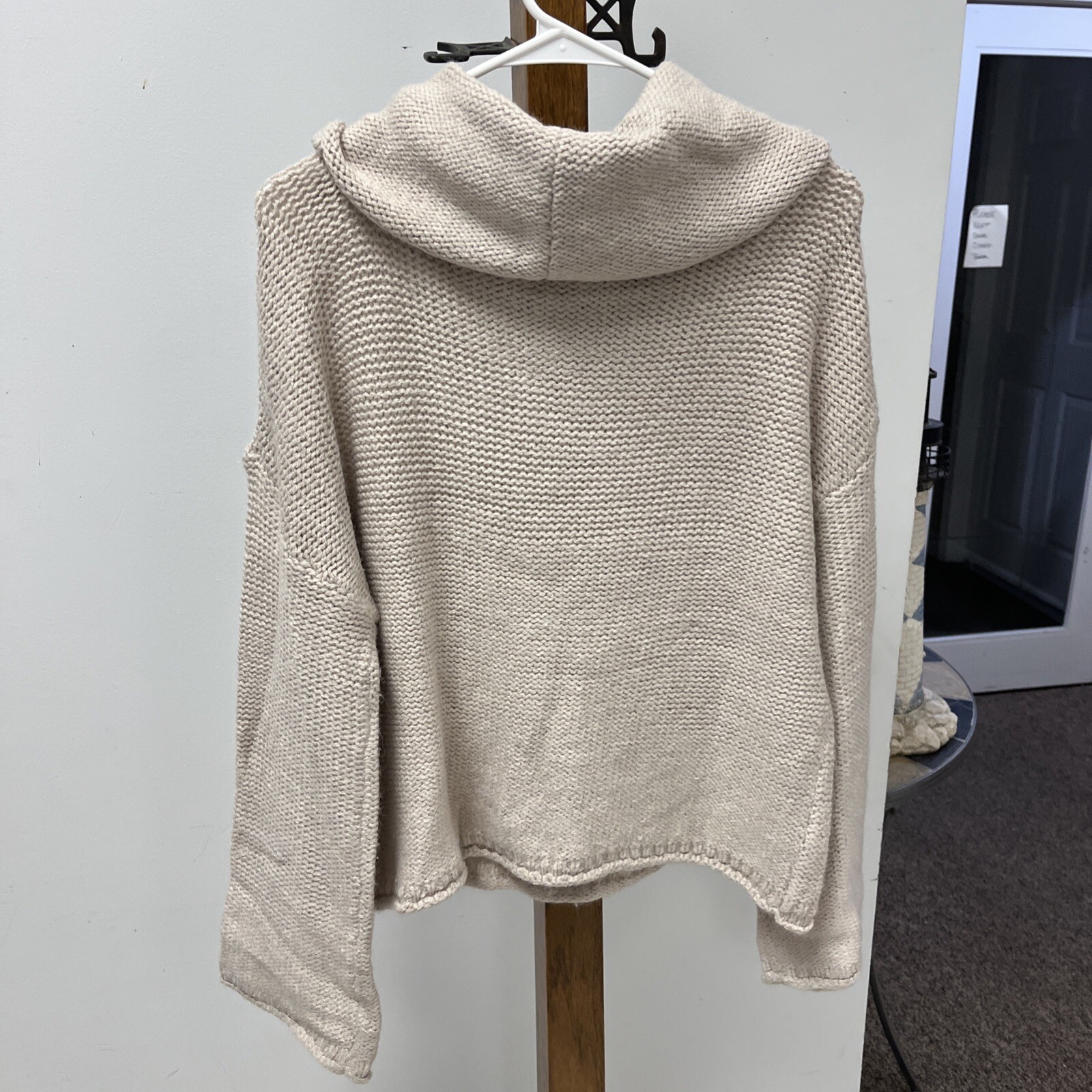 Universal Threads Beige Pullover Sweater Size XS - image 3
