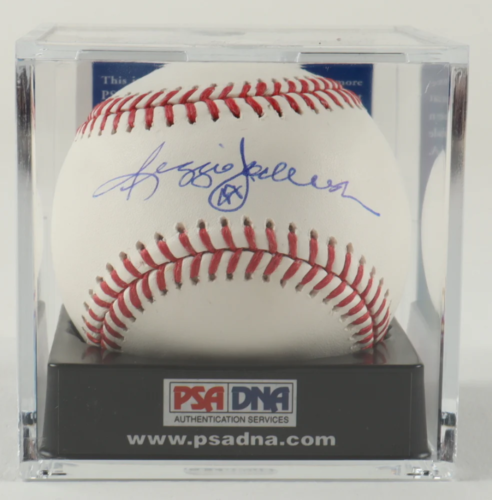 Béisbol Reggie Jackson Firmado (PSA) OML con Estuche de Exhibición - Grado General 10/ - Imagen 1 de 3