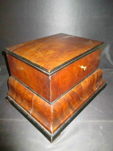 ANCIENNE TIMBALE DE baptème & sa petite cuillère métal argenté dans son coffret EUR 15,00