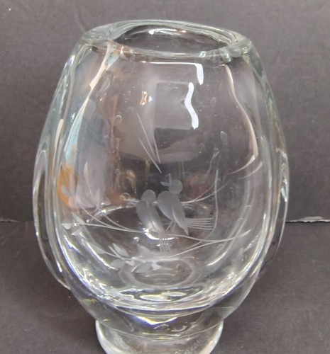 Vintage Orrefors Thick Walled Etched Birds Glass Bud Flower Vase, Marked - Picture 4 of 8