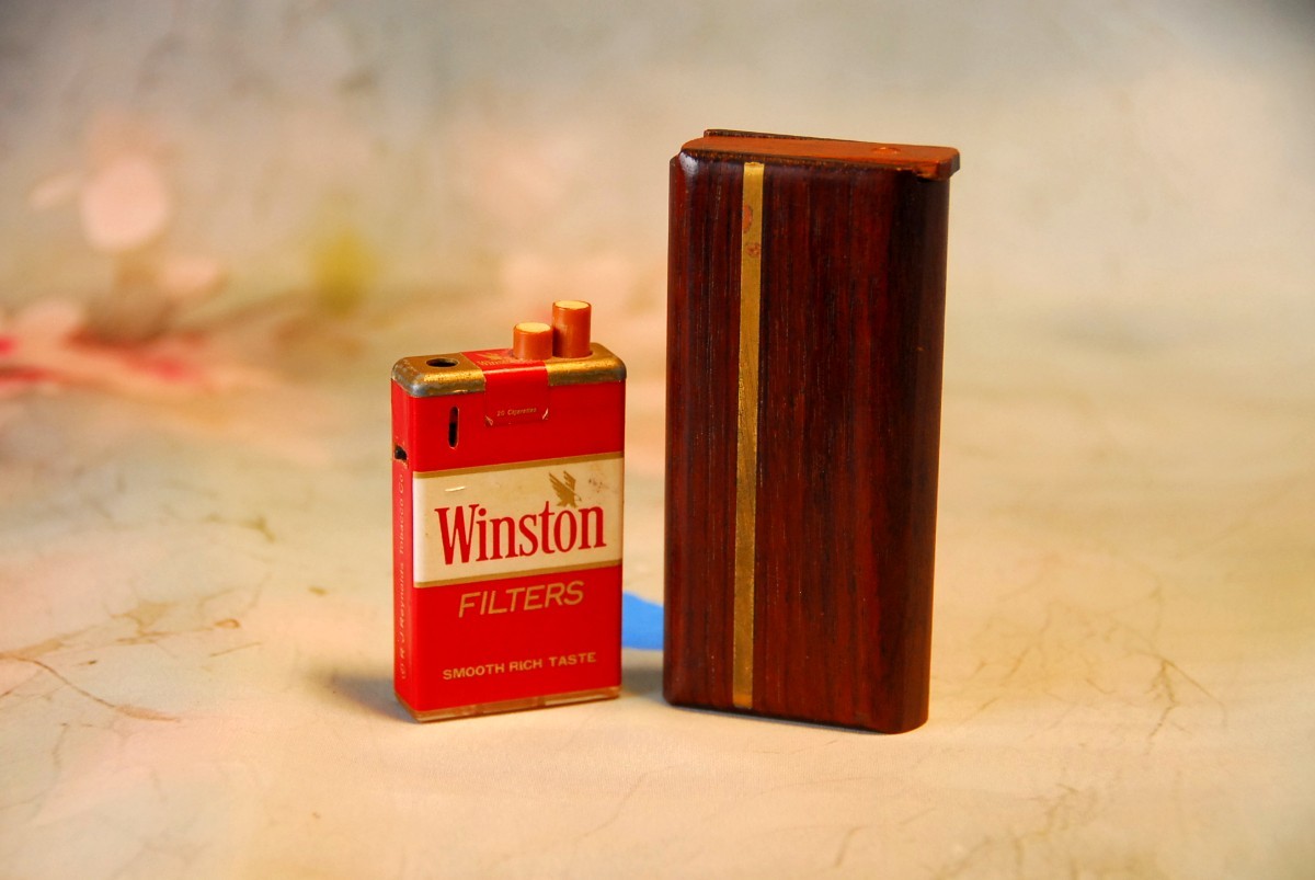 Case W/vintage Winston Cigarette Lighter