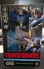 Transformers Studio Series ONE Thundercracker Deluxe Class 5.25-Inch Converting