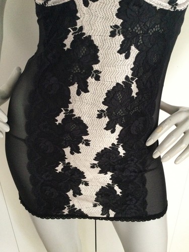 Victoria’s Secret corsetto nero in pizzo bustier taglia 34D - Foto 3 di 9