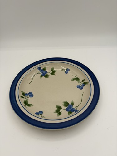 LL Bean Blueberry Stoneware Dessert Salad Plate 8.5"
