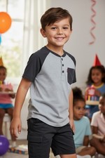 Levi s Boys 2PC Outfit Size 5 S/P/CH Henley Tee Cargo Shorts NWT 46 MSRP