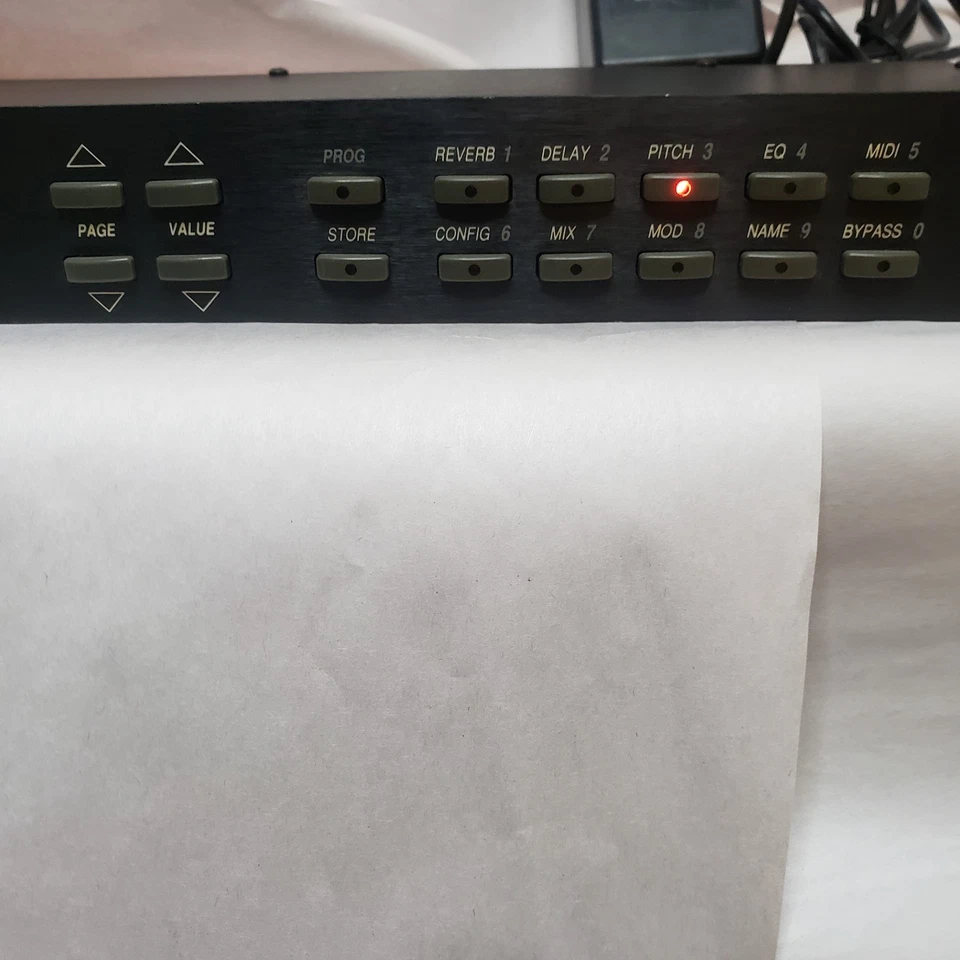 Alesis Quadraverb Digital Reverb Effects Processor & Original Power Supply Mint - Image 4 of 4