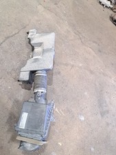 2015-2016 Gmc Yukon Air Cleaner Intake Box Assembly 5.3l Oem 2015-2016 Gmc Yukon Air Cleaner Intake Box Assembly 5.3l Oem