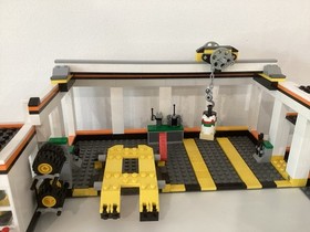 LEGO City GARAGE SET 7642 with Instructions