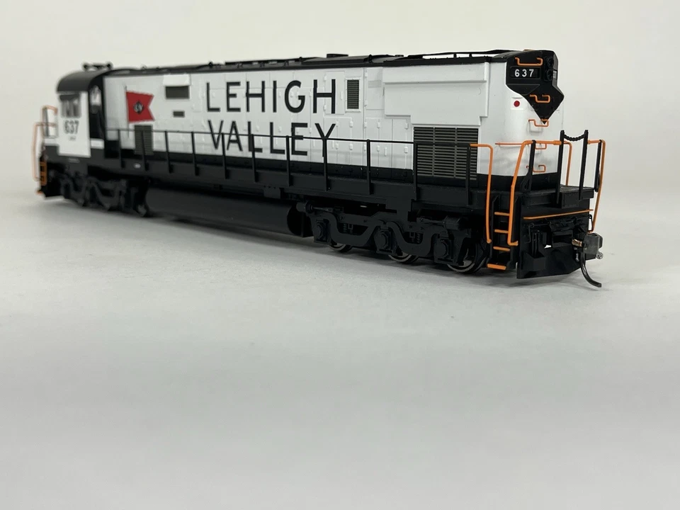 Bowser HO Scale Lehigh Valley LV Snow Bird #637 ALCo C-628 DC Powered - Image 4 of 4